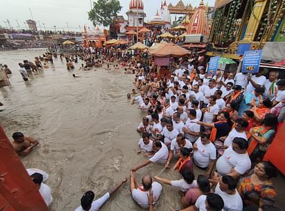 Multan Jyot Mahotsav 2024 people reach Haridwar from Pakistan played milk holi with Maa Ganga