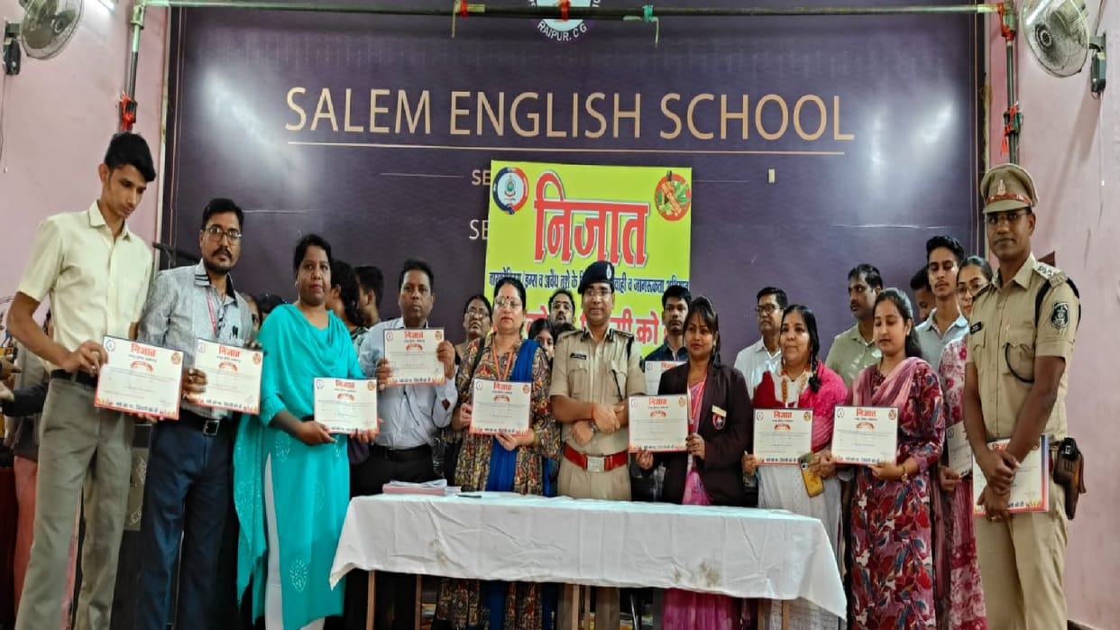 Raipur: Drawing-painting competition under Nijaat Abhiyan, 530 students from 35 schools of Raipur participated