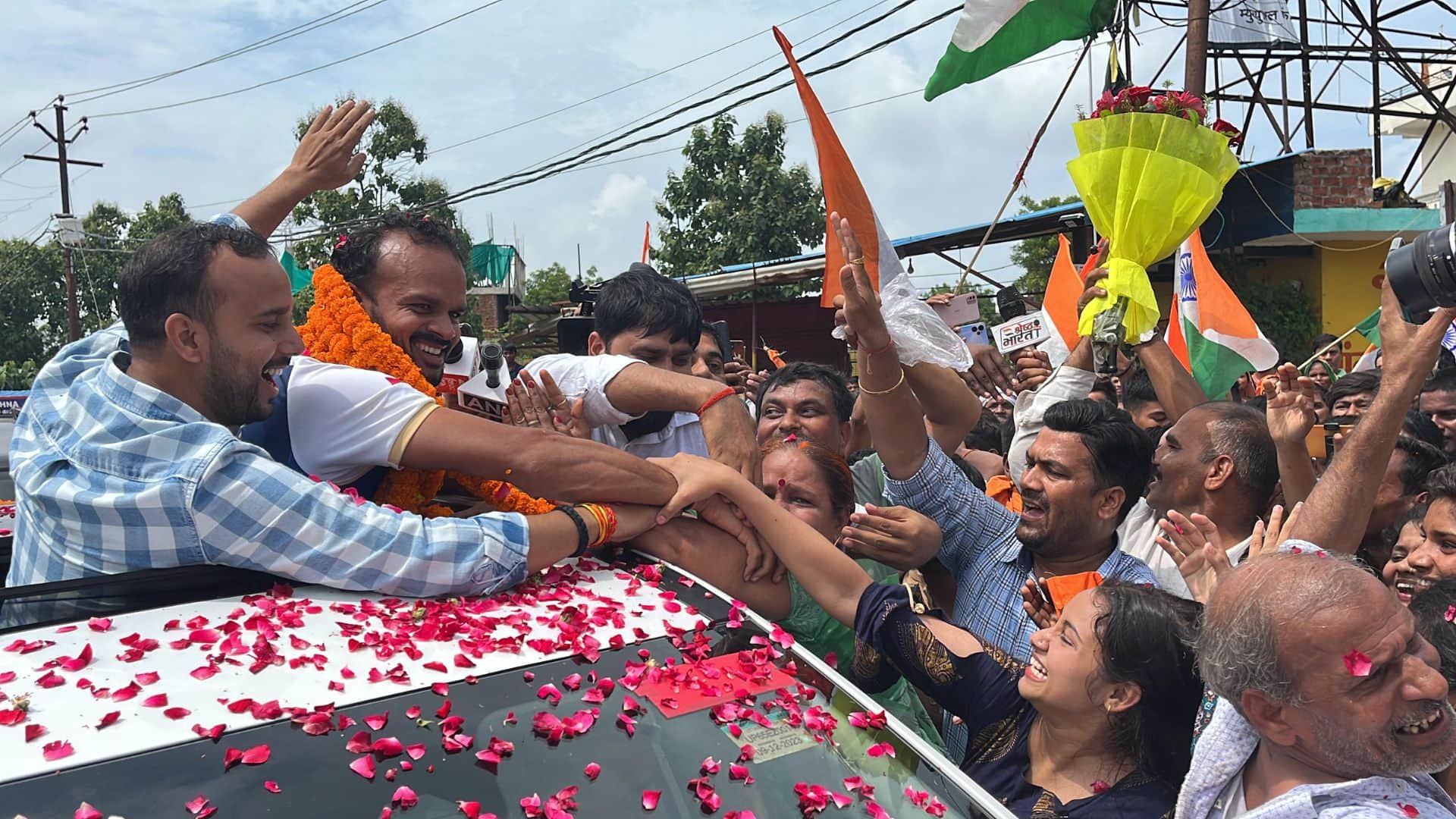 Olympian Lalit Upadhyay grand welcome in varanasi