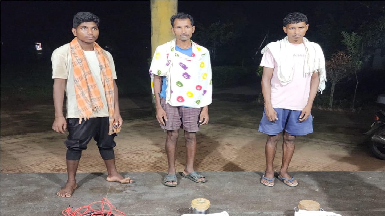 पुलिस की गिरफ्त में आरोपी