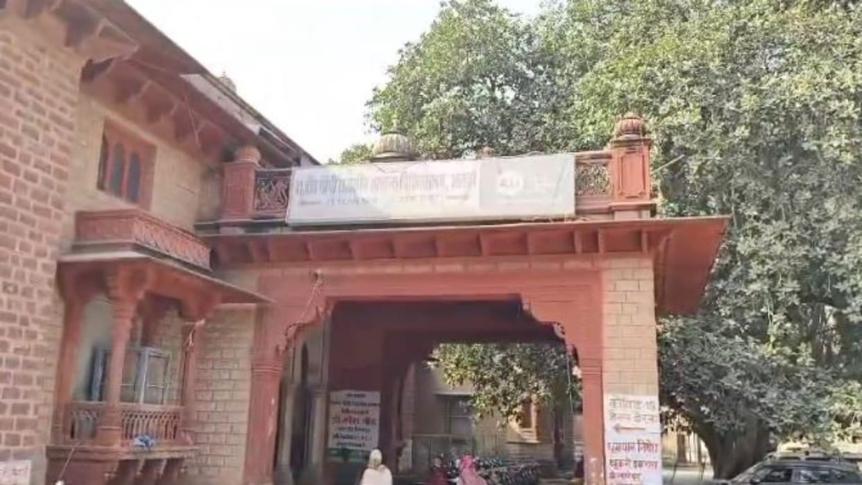 Alwar: Youth burnt due to electric shock, accident happened due to negligence, treatment continues