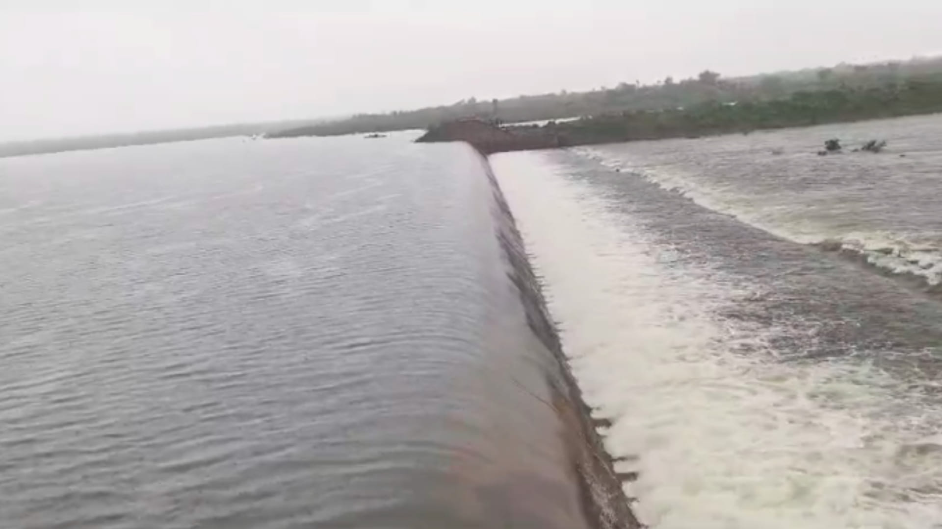 Sheopur: Bichpuri's condition is bad due to heavy rains, 70-80 houses filled with water