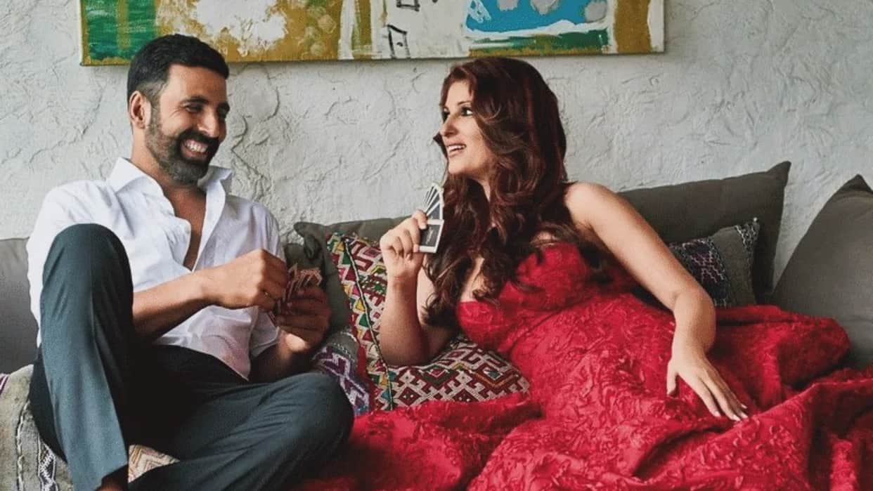twinkle khanna once rescued hudband akshay kumar from crashing airplane