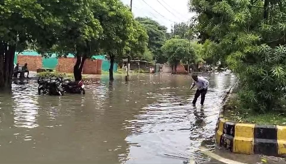 bitter truth of Agra Smart City surprised after watching video