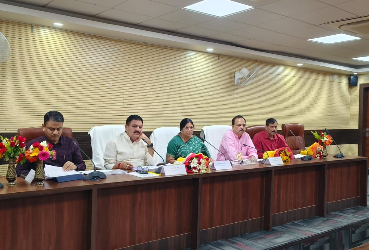 electricity poles quality poor investigation will be done by third party in Varanasi