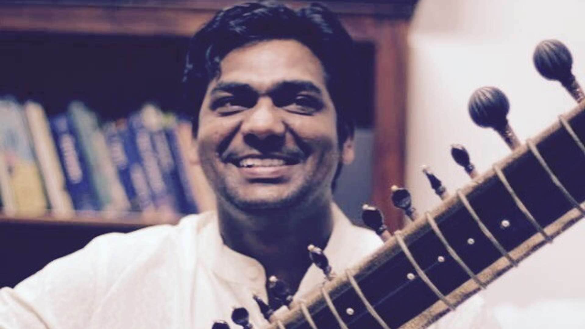 Zakir Khan Exclusive Interview with Pankaj Shukla Debut Tv Show Aapka Apna Zakir Indore Sitar Ramkatha Sony Tv