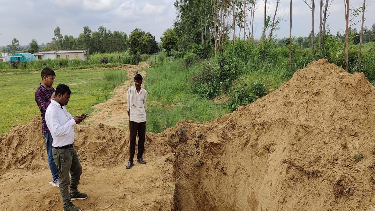 Laborer died after being buried in soil