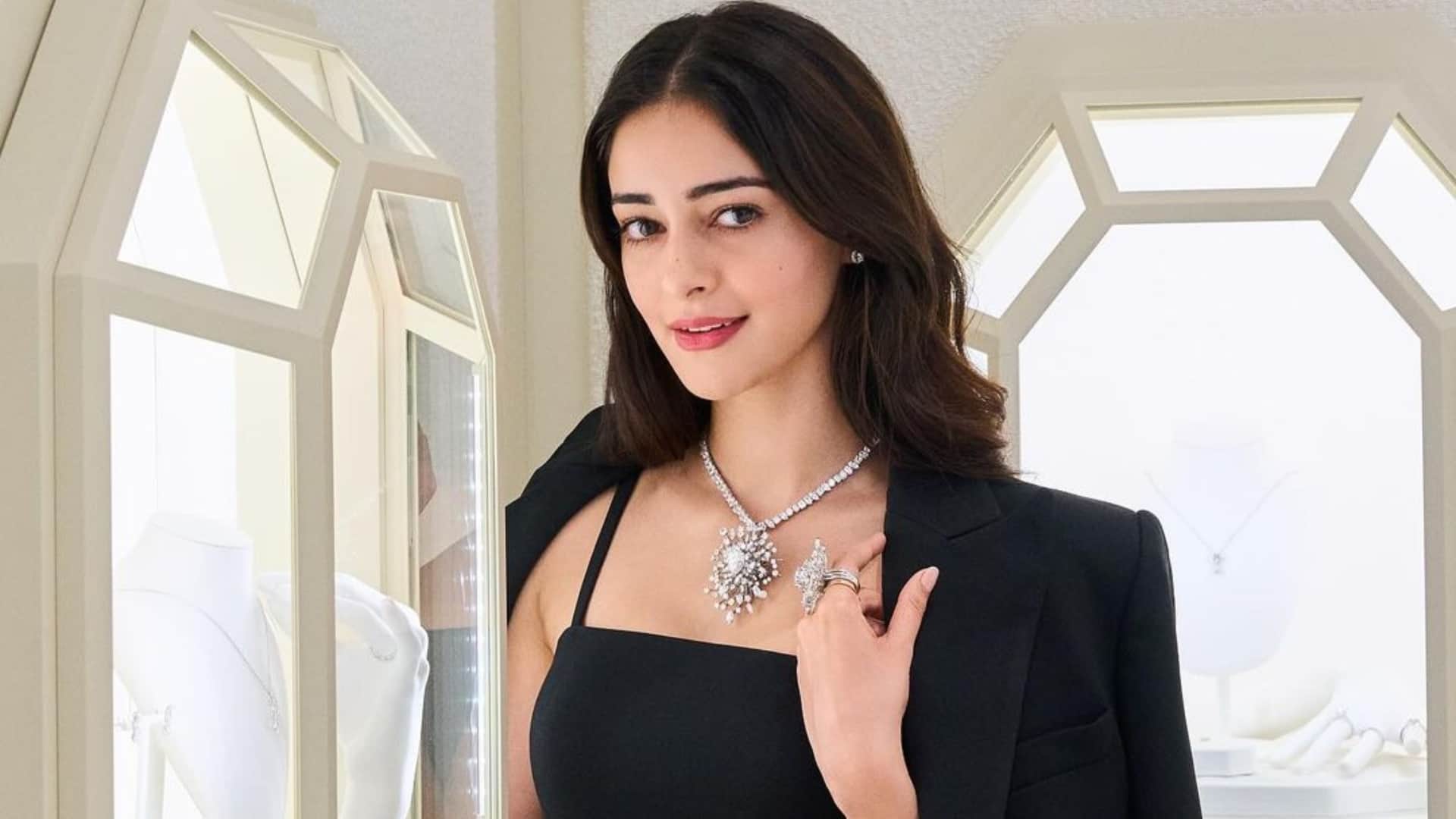 Ananya Panday worshiped lord shiva in her home on fourth monday of sawan shared pictures