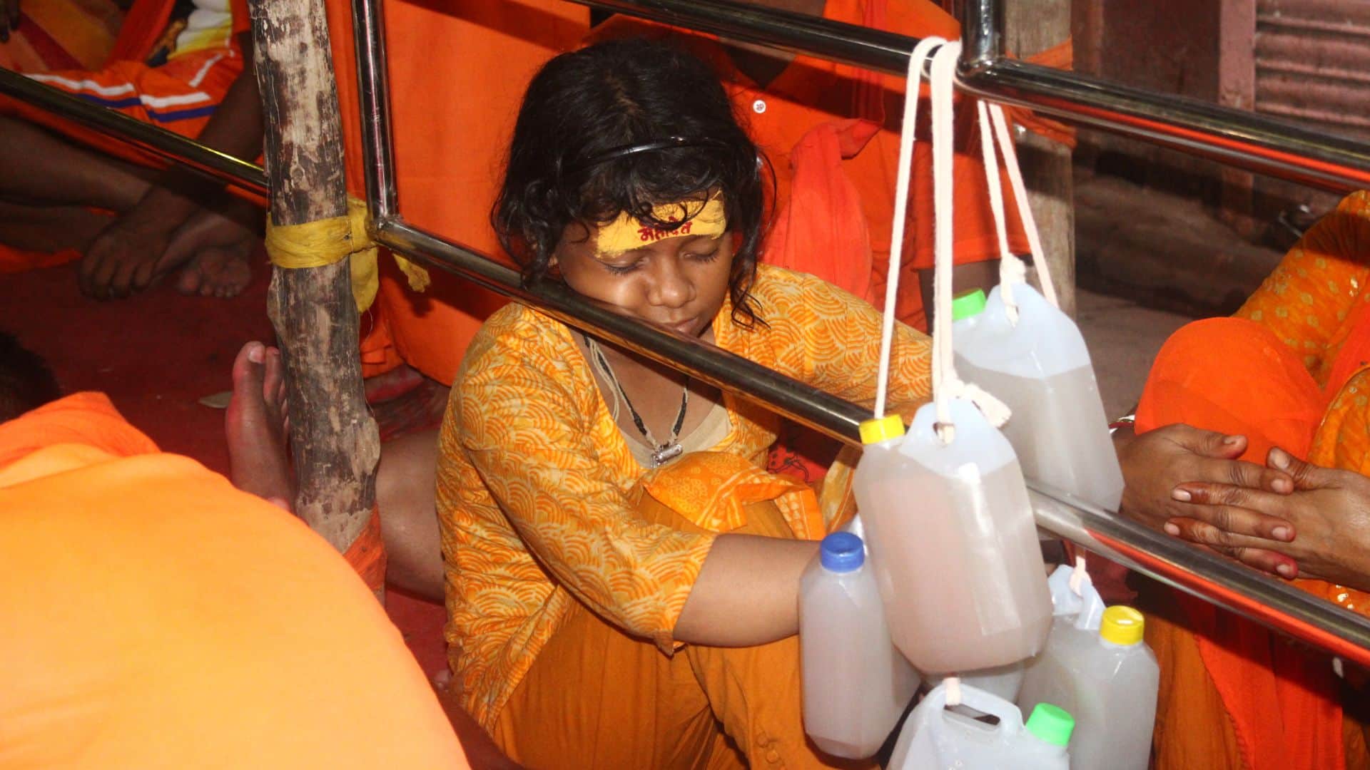 Sawan 2024 fourth Monday crowd of devotees gathered at Kashi Vishwanath Dham