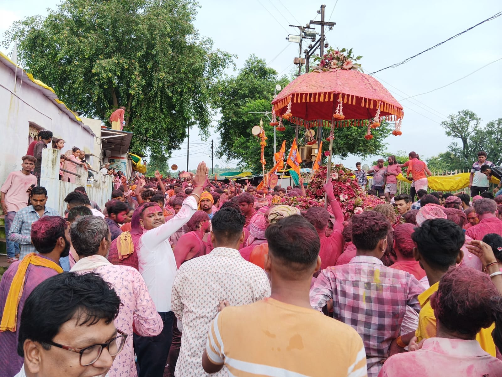 Omkareshwar Sawari: Lord Omkareshwar came out to know the condition of the devotees