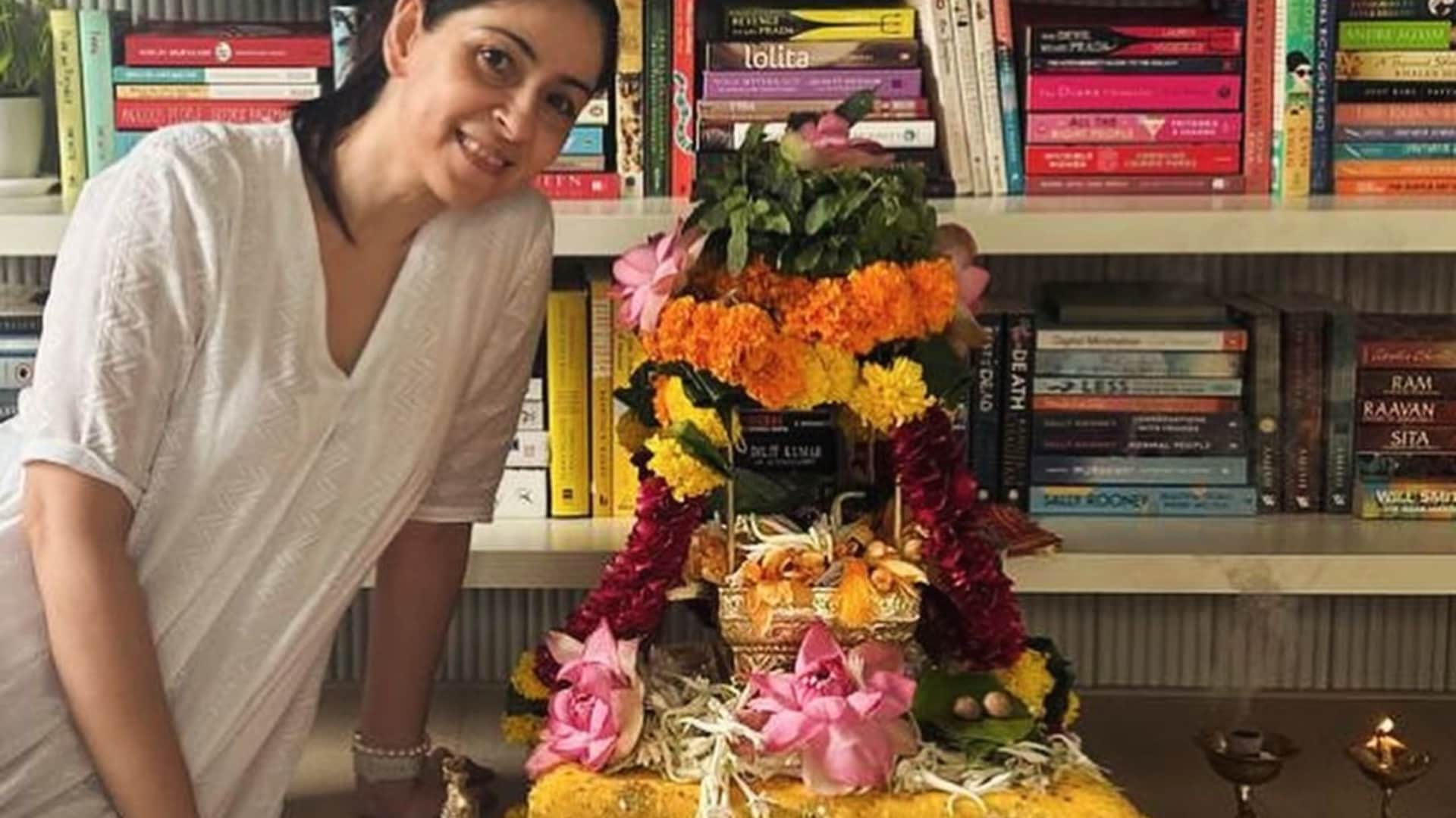 Ananya Panday worshiped lord shiva in her home on fourth monday of sawan shared pictures