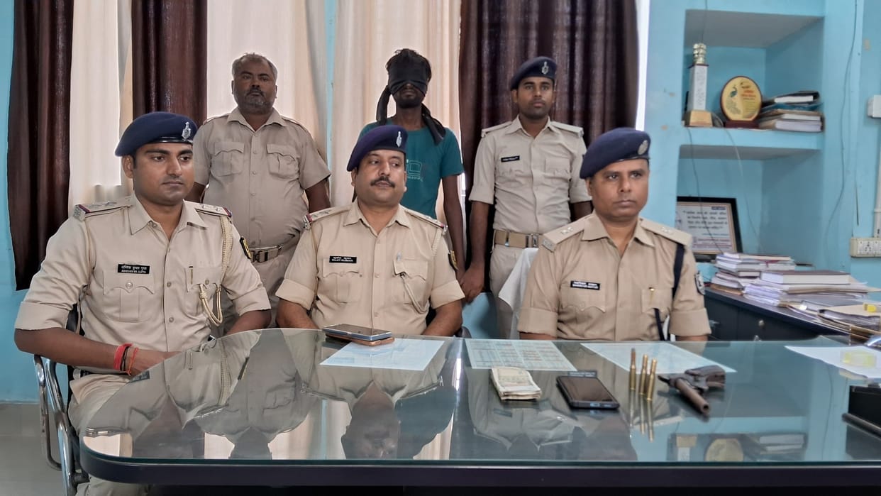 Bihar Crime: vicious miscreant who looted petrol pump in Muzaffarpur was arrested along with weapon