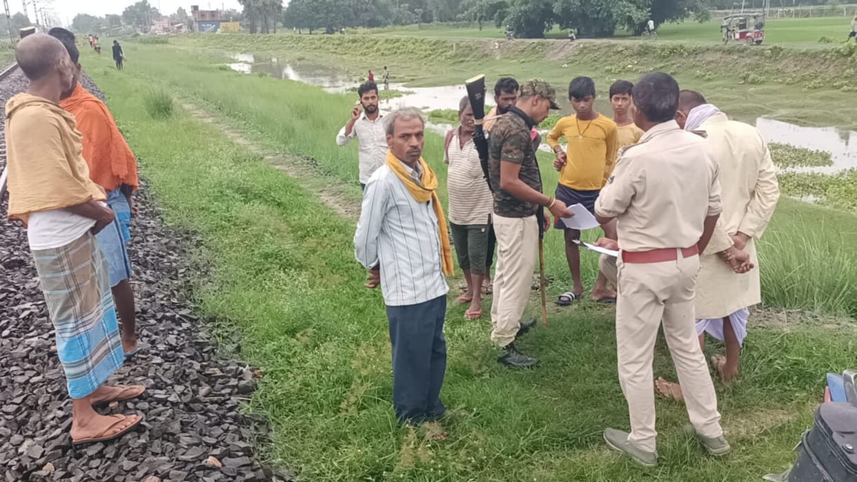 Bihar News: Kanwaria died after being hit by goods train in Saharsa, wife injured