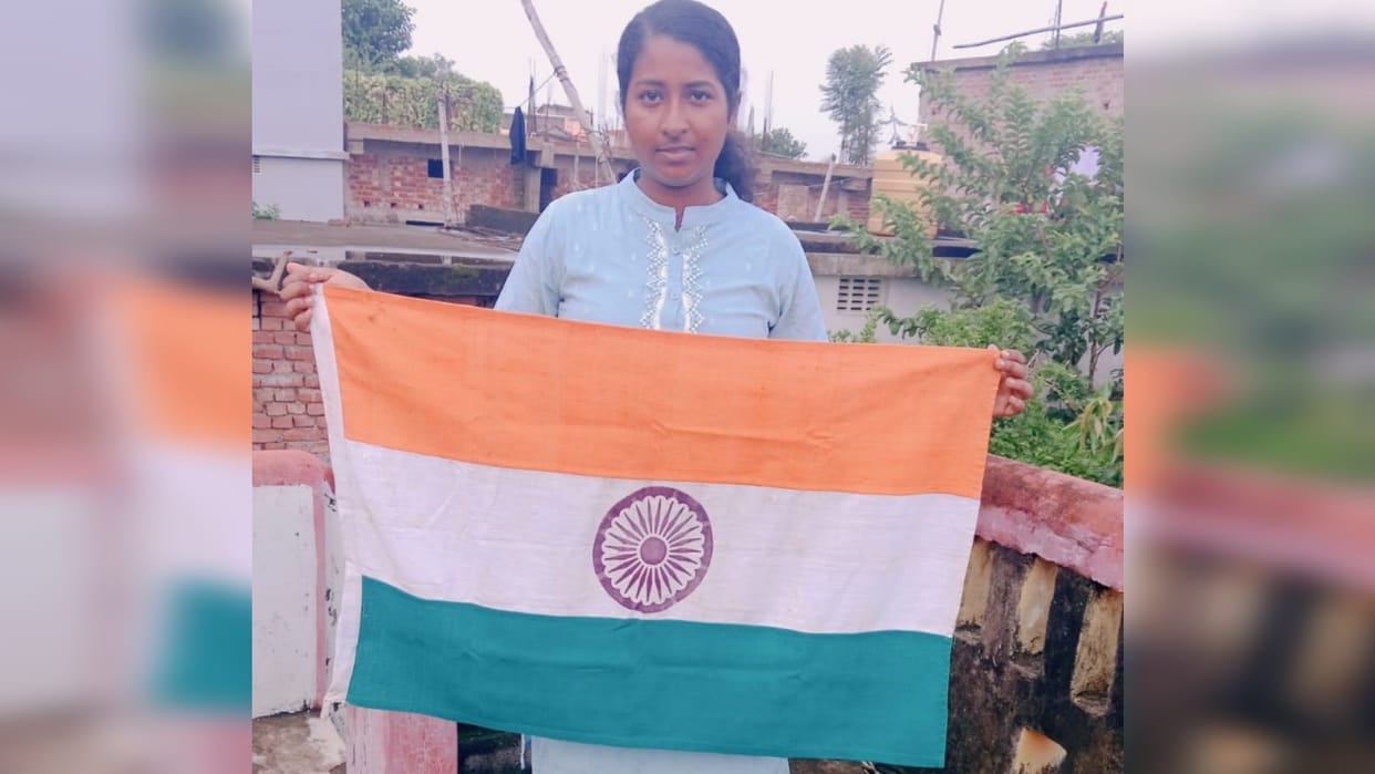 Bihar News: Mahishi's daughter Aparna Priyambada left to attend Prime Minister's flag hoisting ceremony