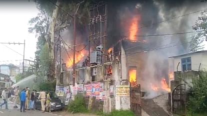 Fire broke out in electricity board transformer and NNT lab in Hamirpur's Anu