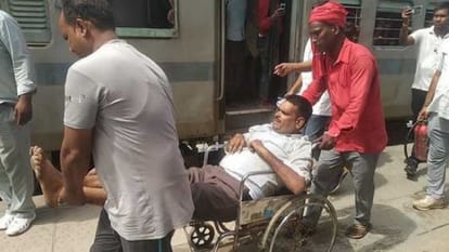 Fire In Punjab Mail At shahjahanpur Powder flying in air was mistaken for smoke alarm rang after cylinder fell