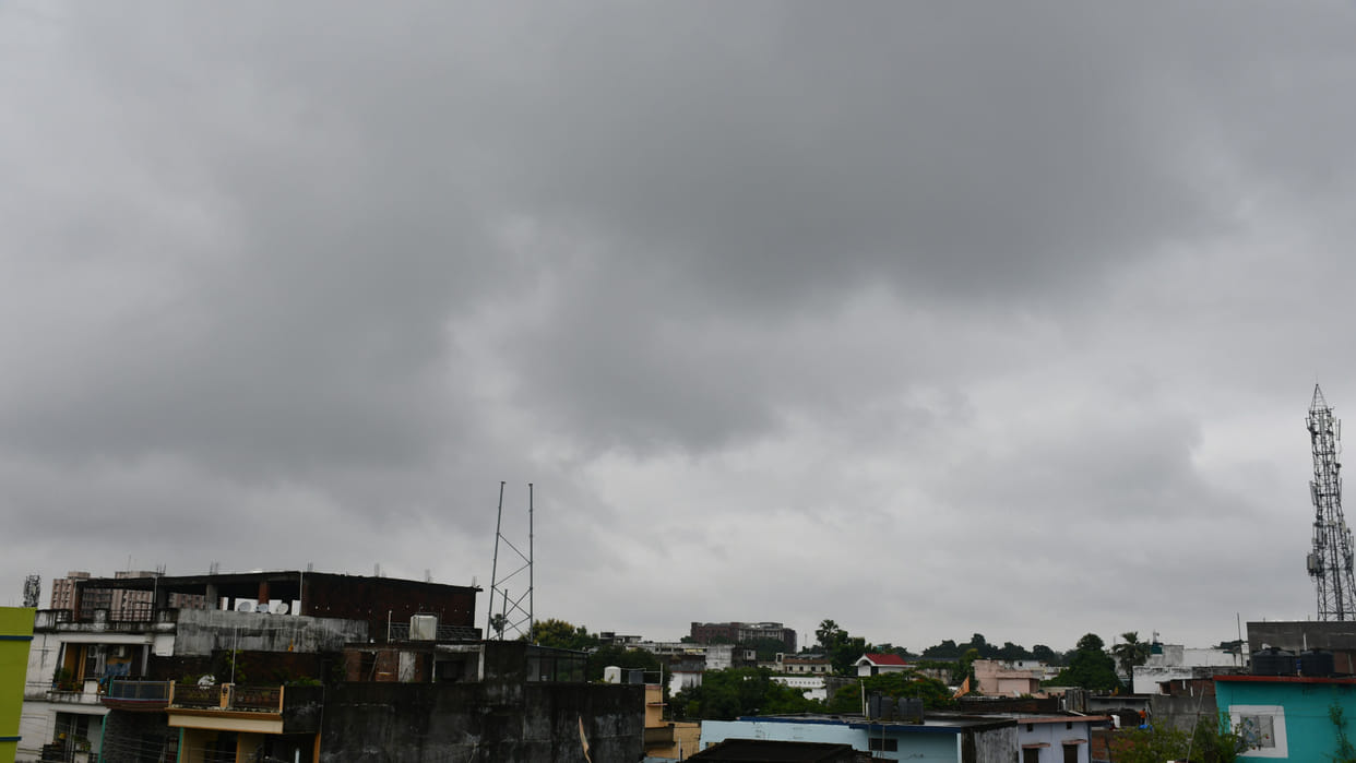 Monsoon rain and cold in Aligarh