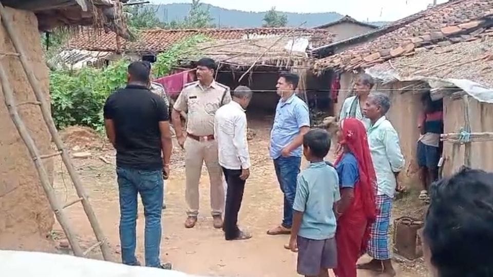 Husband commits suicide by hanging himself after killing his wife in Raigarh