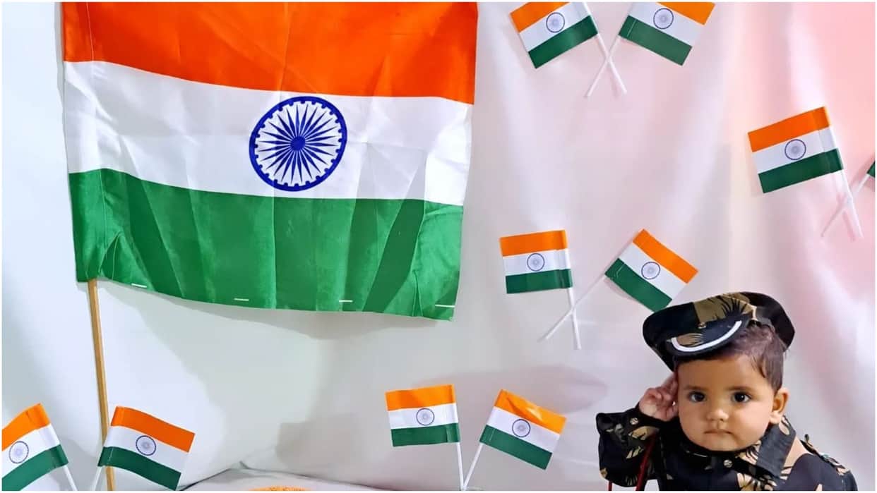 hoist the flag on Independence Day