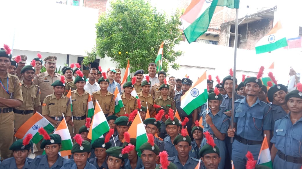 Har Ghar Tiranga in jaunpur Bharat Mata ki Jai resonated citizens aware through bike rally