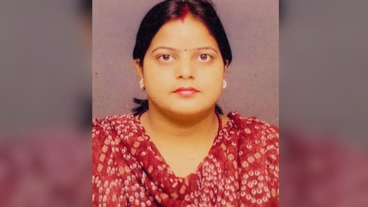 teacher died after hit by garbage vehicle of Varanasi Municipal Corporation