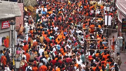 Sawan 2024 fourth Monday crowd of devotees gathered at Kashi Vishwanath Dham