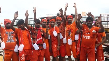 Sawan 2024 fourth Monday crowd of devotees gathered at Kashi Vishwanath Dham