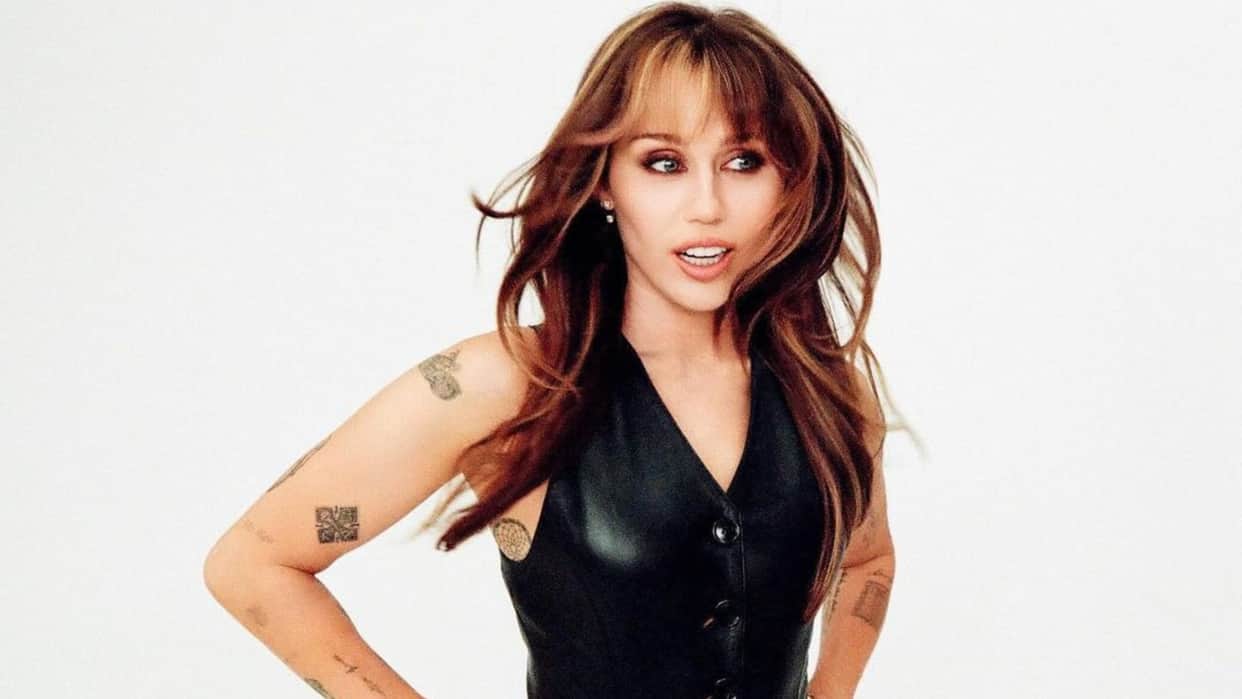 Miley Cyrus accused of plagiarism for her grammy winner song flowers case filed copying Bruno Mars's song