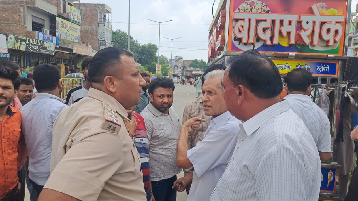 Sirsa: A bike-riding miscreant snatched the scooter and cash from the person and escaped