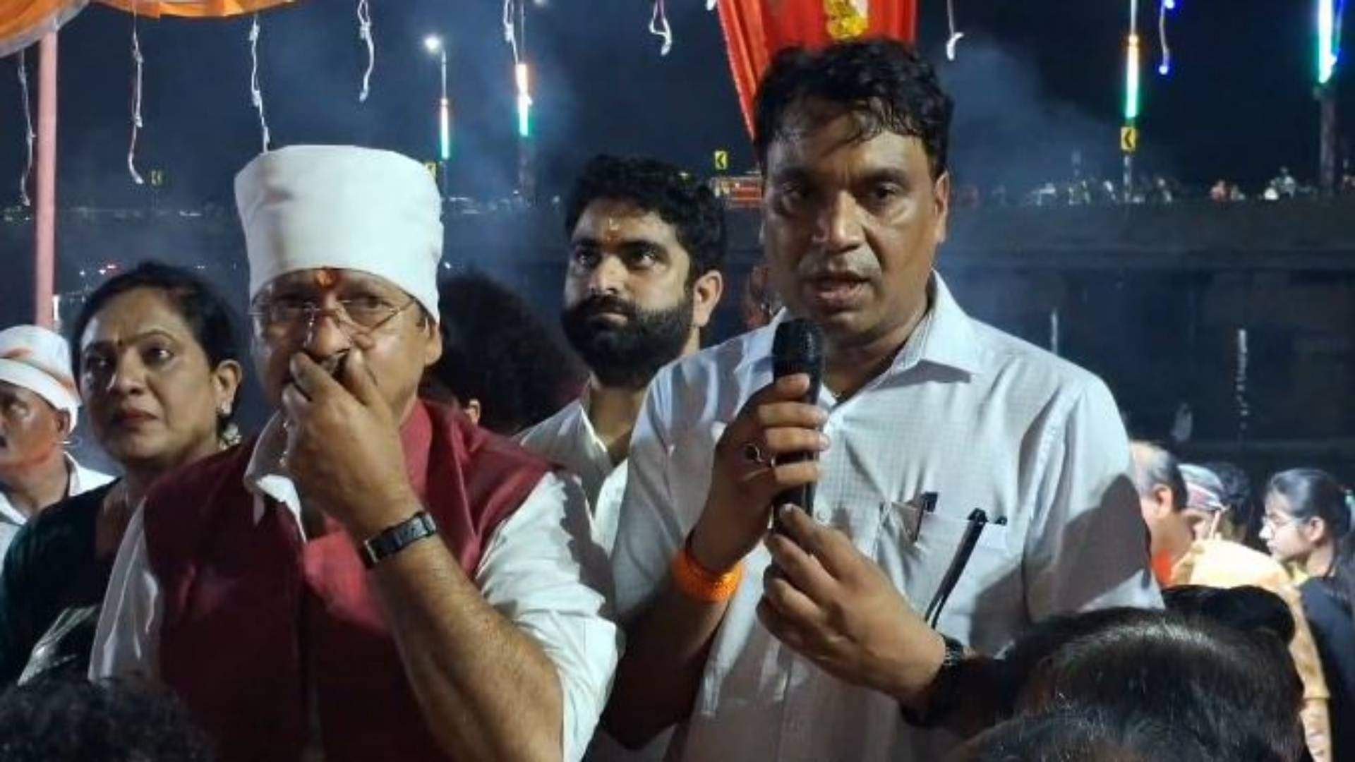 MP News Ganga Aarti performed with 1,100 lamps for first time in Sagar historical heritage Lakha Banjara Lake