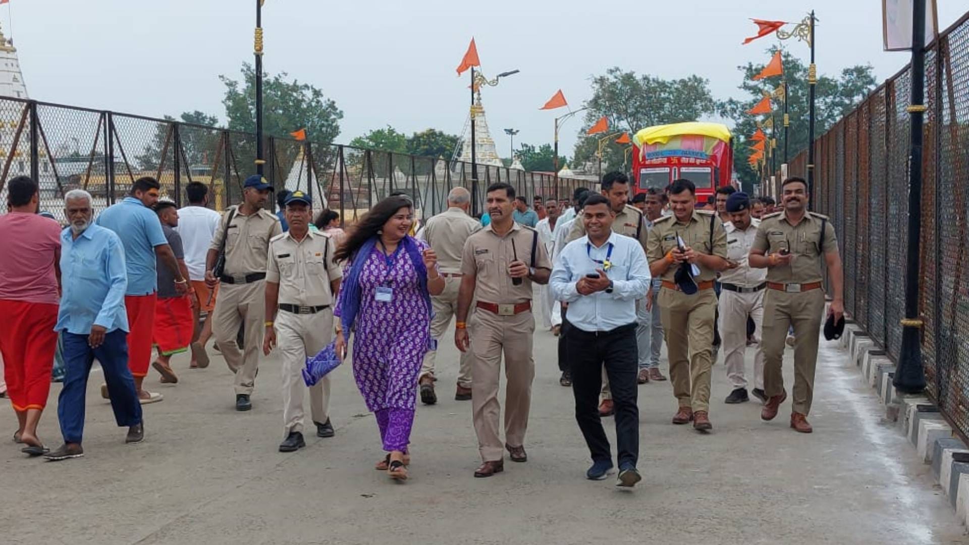 Mandsaur Pashupatinath came out in palanquin form of Ardhanarishwar to know condition of devotees see photos
