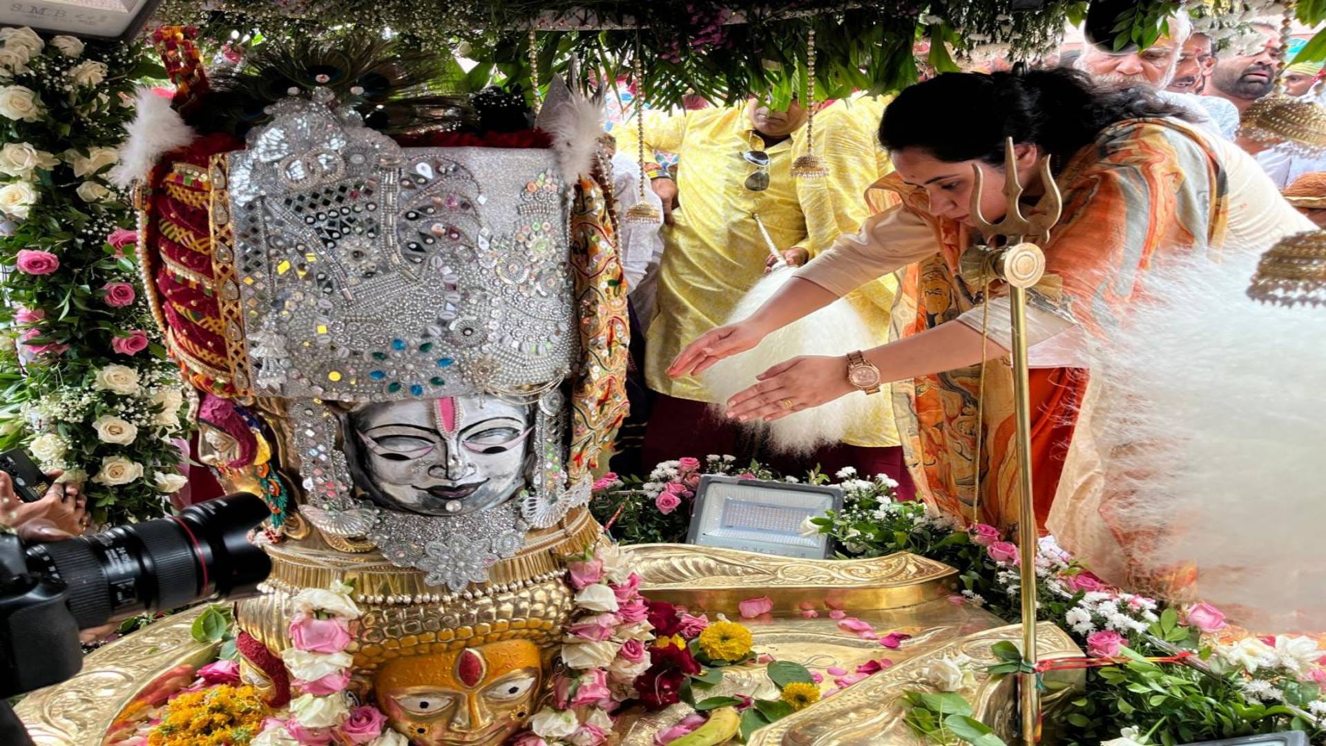 Mandsaur Pashupatinath came out in palanquin form of Ardhanarishwar to know condition of devotees see photos
