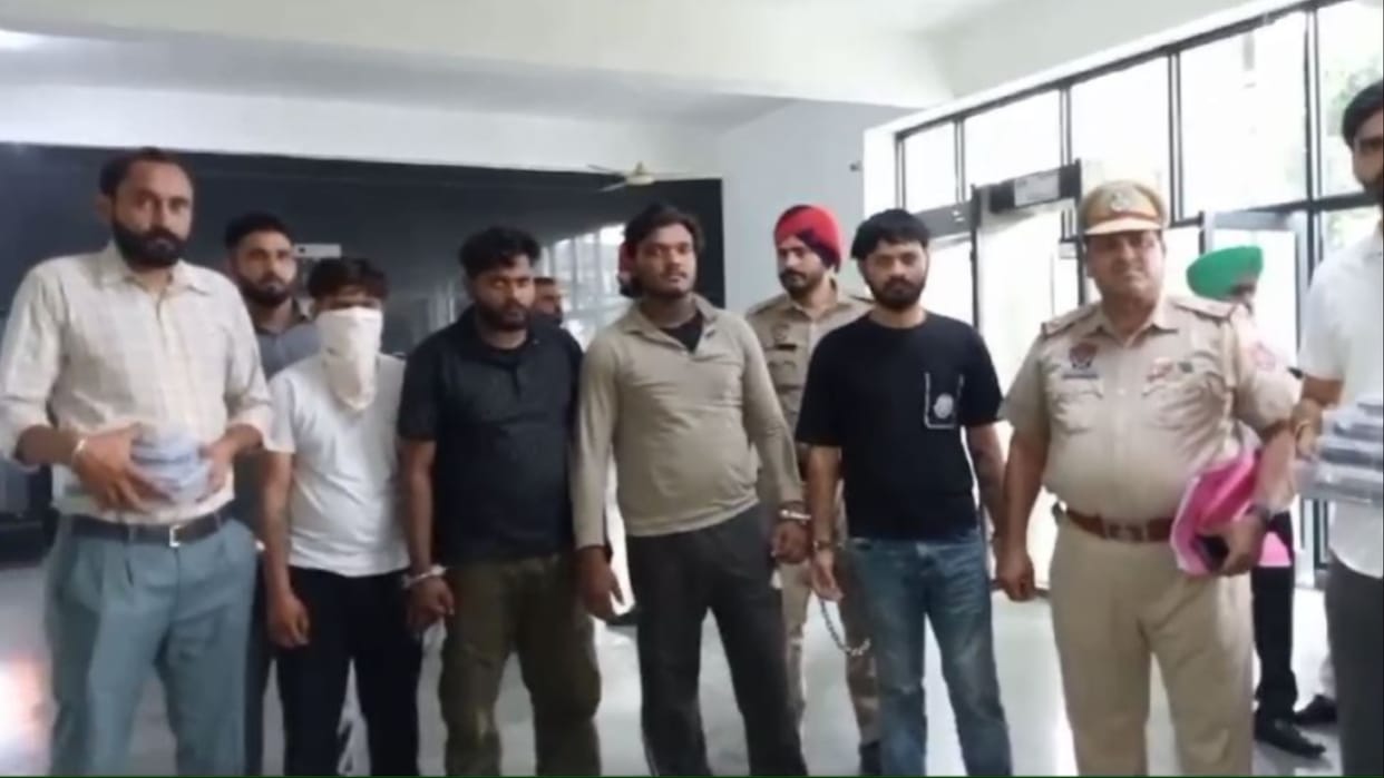 Punjab: Moga Police arrested 4 people, recovered 6 pistols, 7 magazines, 41 cartridges and a Maruti car