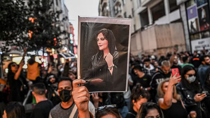 Iran Reduces Jail Terms Of 2 Women Journalists Who Covered Mahsa Amini's Death