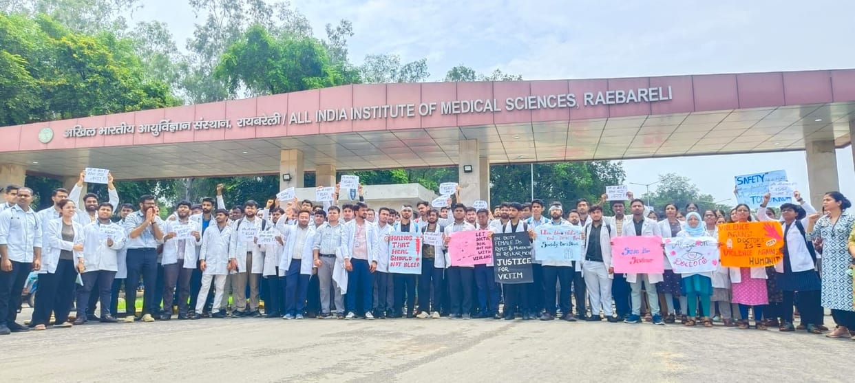 Doctors protest in AIIMS Raebareli against death of trainee doctor in Kolkata.