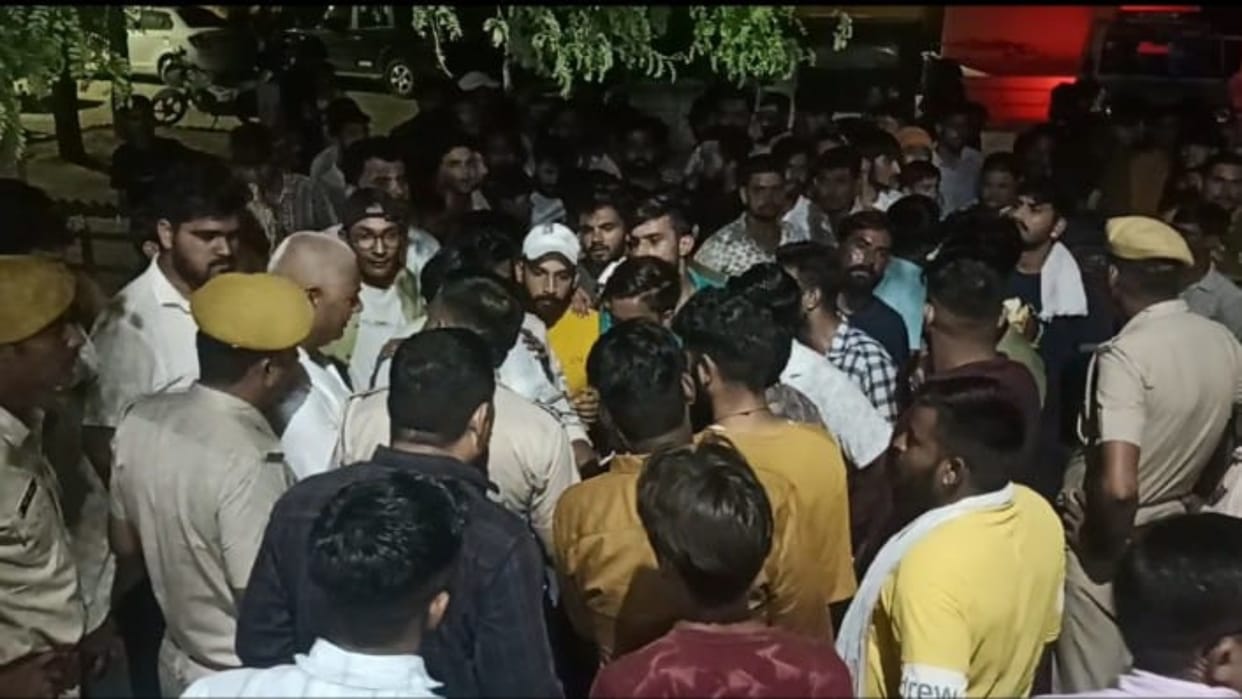 Bikaner: Rapist arrested for molesting a cow, cow devotees protested by blocking the road