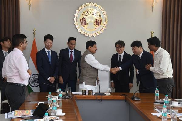 MP News: South Korean industrialists met CM, proposed to invest Rs 2000 crore in 20 projects