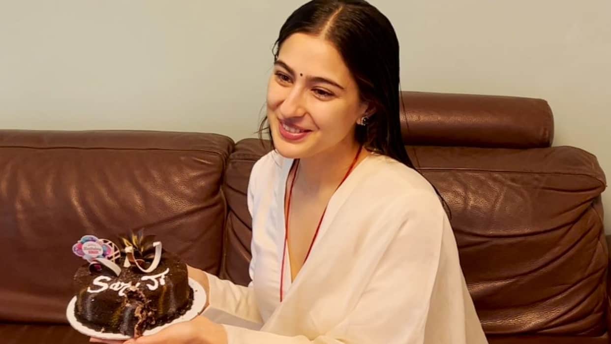 Sara Ali Khan celebrated her birthday with the paparazzi actress looked very beautiful in desi look
