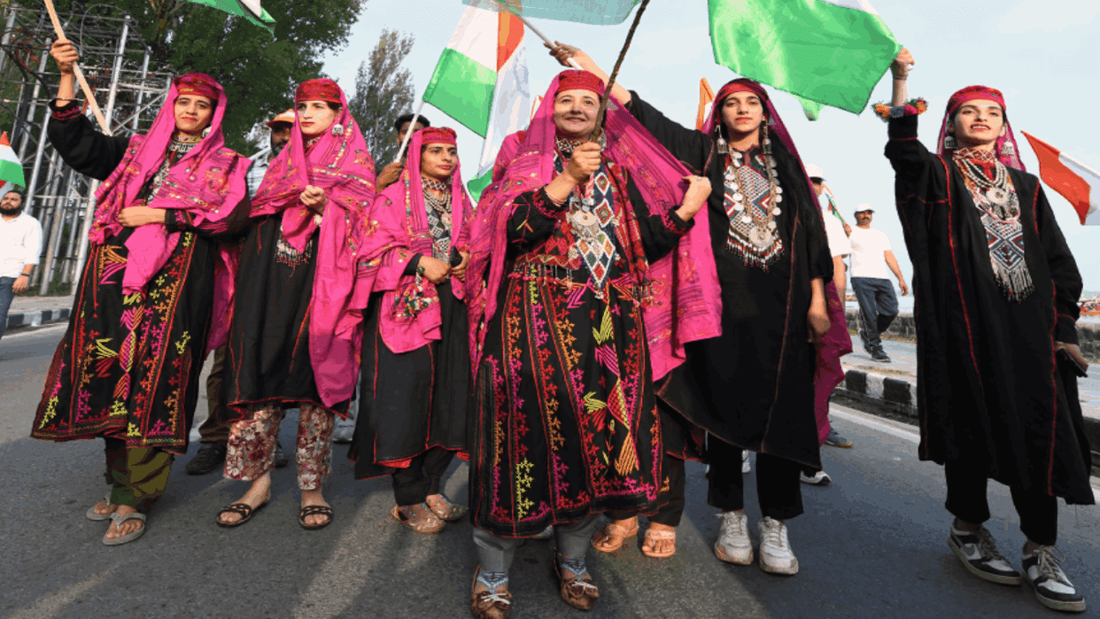 Tiranga rally LG manoj sinha leads and top officials participated in Srinagar