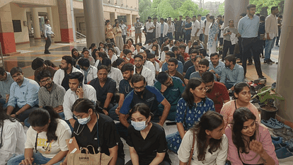 Delhi Resident doctors Strike live update Protests Over Kolkata Doctor Rape and murder case