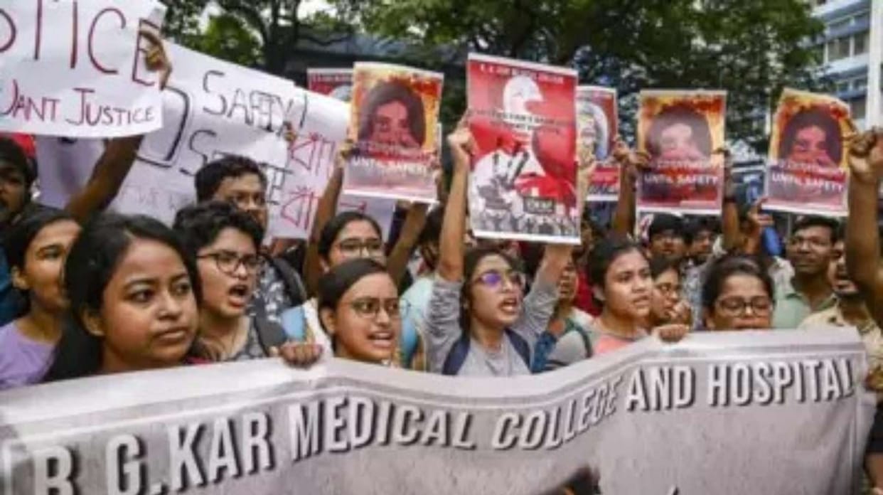 Kolkata Doctor Rape-Murder Case: Government Hospitals in Delhi Begin Indefinite Strike News in Hindi