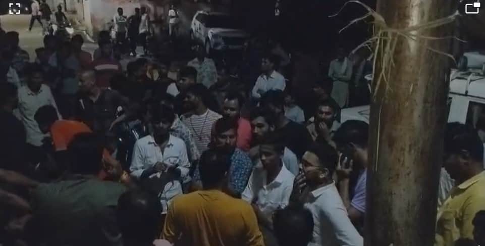 अनैतिक गतिविधि की आशंका में जमकर हुआ बवाल