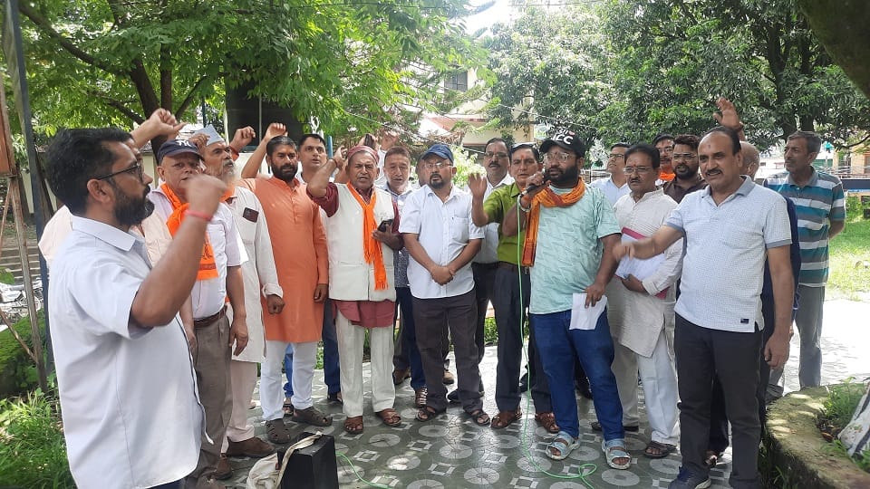 People took to the streets against the atrocities on Hindus in Bangladesh in bageshwar