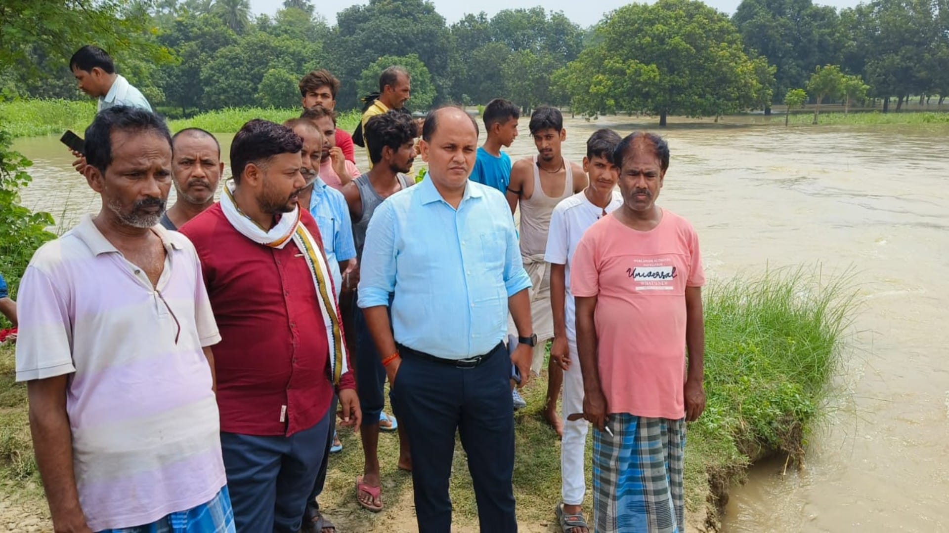 Bihar Flood: Administration on alert due to breaking of Jamindari dam in Khagaria; 300 houses will be affected