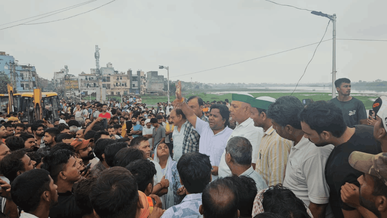 Huge uproar over encroachment removal at Bhalswa Dairy