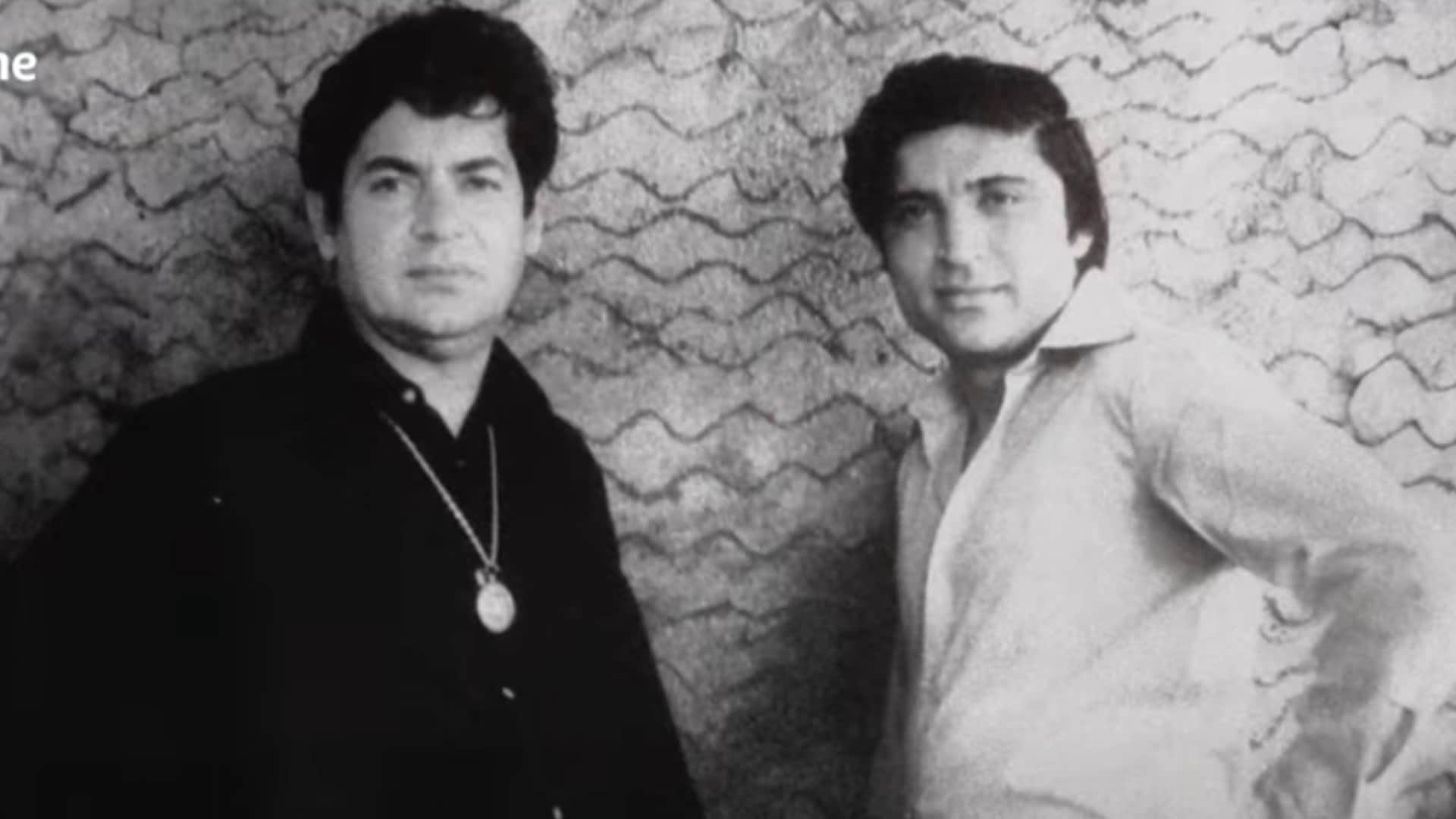 Documentary On Bollywood Family Or Actors Dining With The Kapoors The Romantics The Roshans Angry Young Men