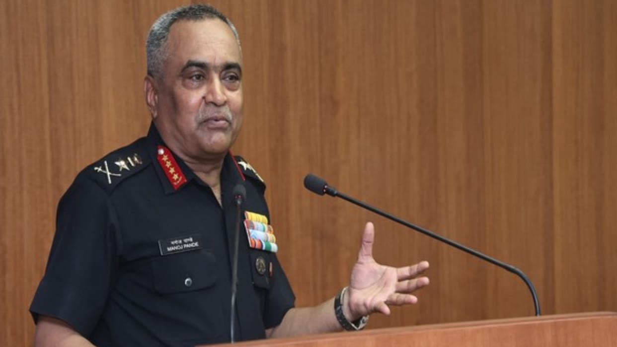 Former Army Chief Pande stresses on collective approach to understand battlefield challenges
