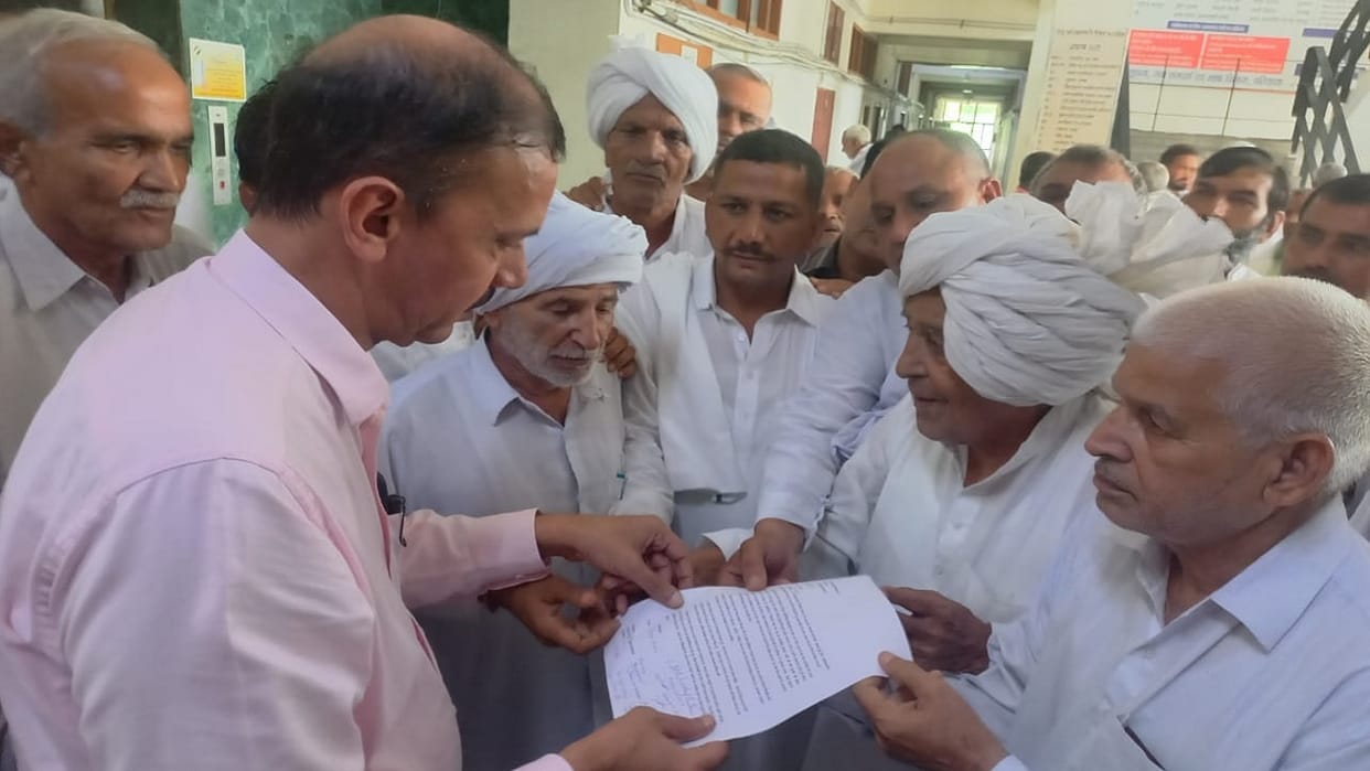 Khapes came out in support of Vinesh in Jhajjar for the second day, demanded Bharat Ratna