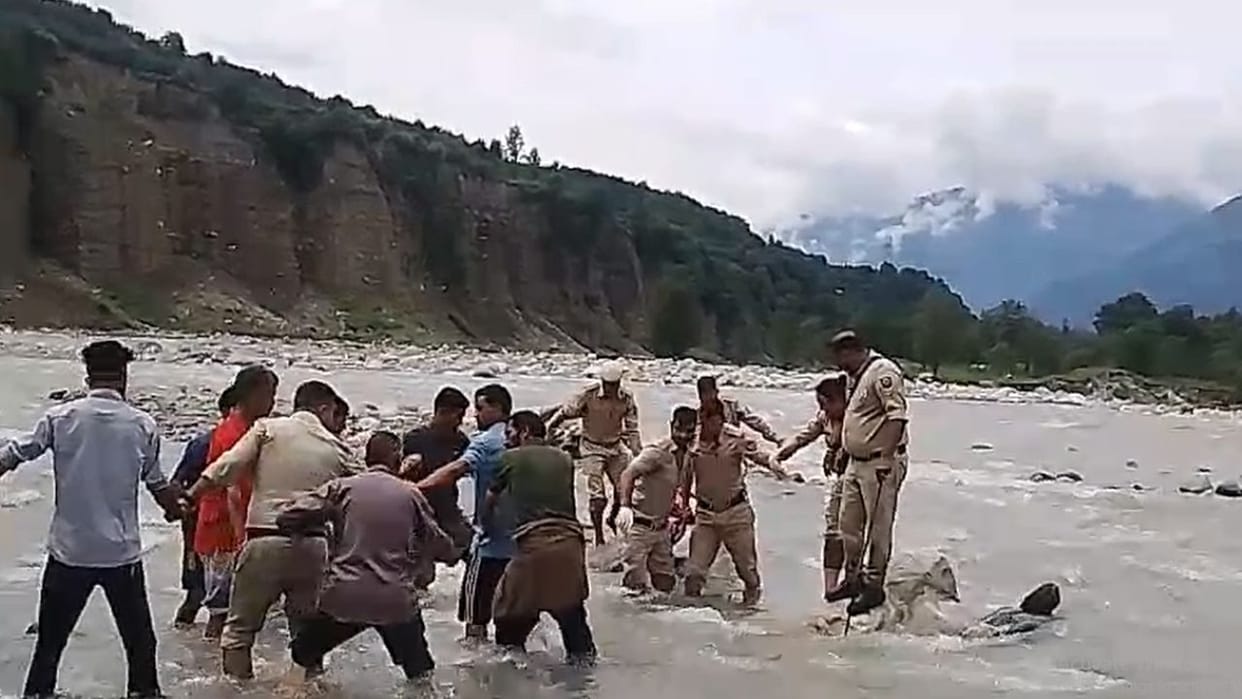 Himachal News Missing Girl Dead Body Found In Beas River two youths arrested