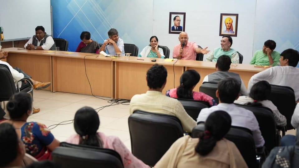 AAP will contest elections with the help of Delhi government's work